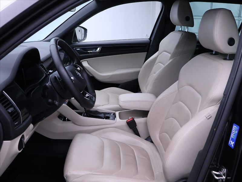 Škoda Kodiaq 2,0 TSI DSG Style 4x4 1Maj DPH - fotka 11 z 34
