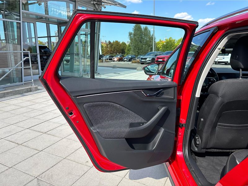 Škoda Kamiq 1.0TSi 81kW STYLE - fotka 24 z 28