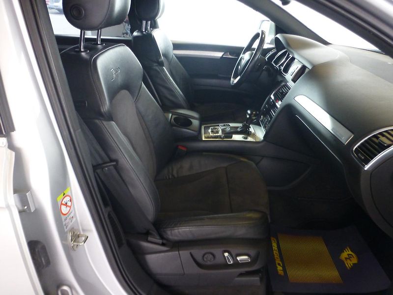 Audi Q7 (2010) 3,0TDI*XENONY**NAVI**VZDUCH** - fotka 21 z 28