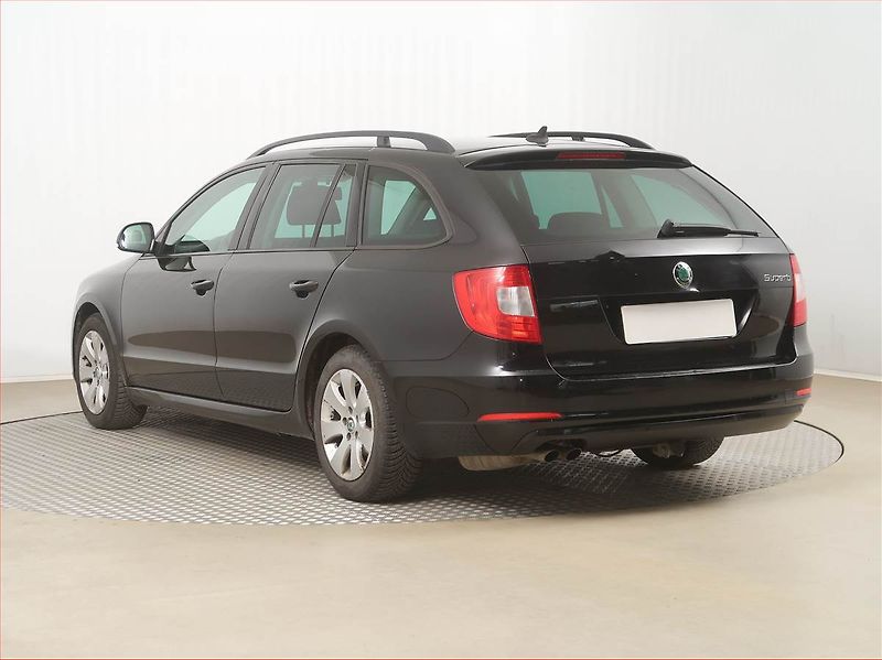 Škoda Superb (2012) 1.6 TDI, po STK, Tažné - fotka 4 z 14