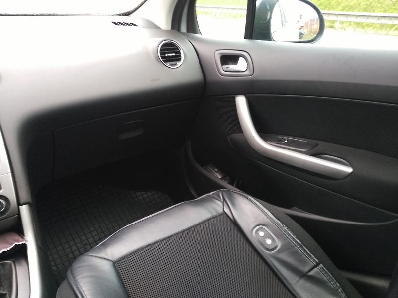 Peugeot 308 1,6 HDI  /68 kW/ - fotka 10 z 29