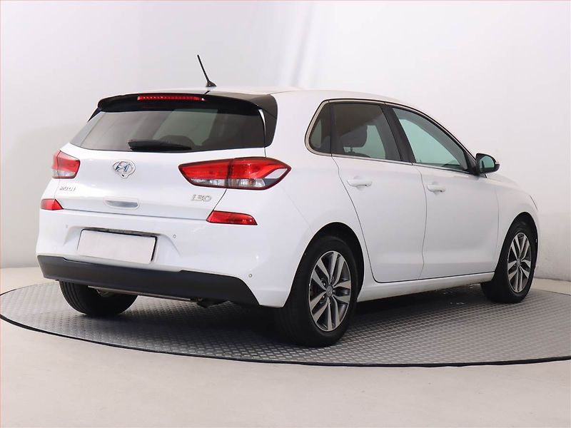 Hyundai i30 (2017) 1.4 CVVT, Serv.kniha, Tempomat - fotka 5 z 19