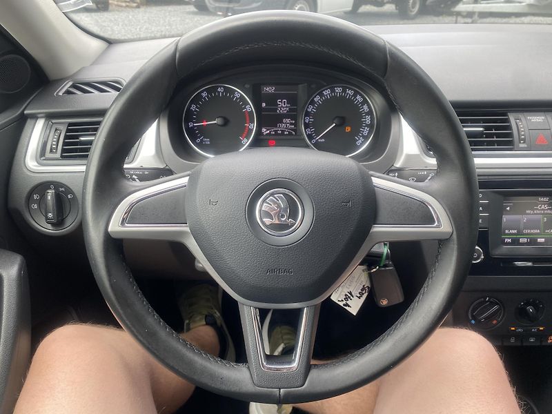 Škoda Rapid 1.2 TSI 81kW -KLIMA -ALU - PDC - fotka 13 z 35