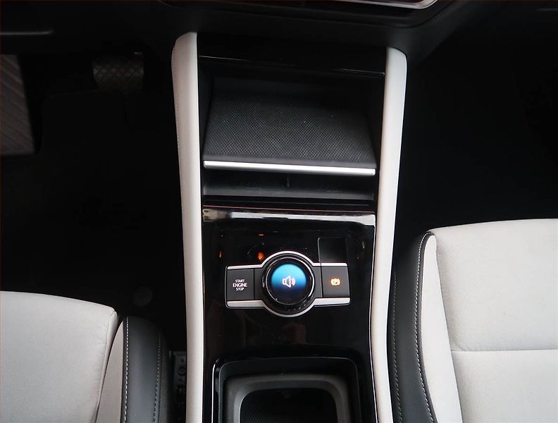 Volkswagen Tiguan (2024) 2.0 TDI - fotka 21 z 23