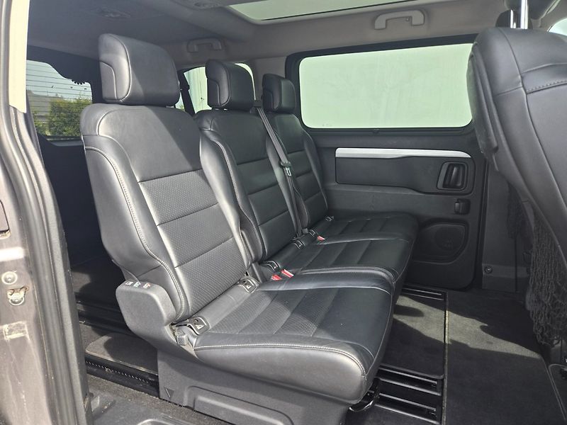 Peugeot Traveller (2016) 2.0 HDi DPH - fotka 17 z 24