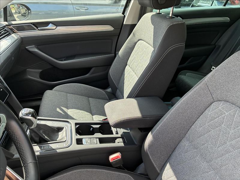 Volkswagen Passat 2,0 PANORAMA,TAŽNÉ,ALLU 19 - fotka 10 z 27