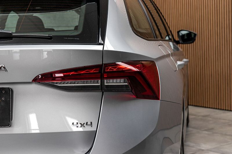 Škoda Octavia 2.0 TDI*REZERVACE* - fotka 34 z 39