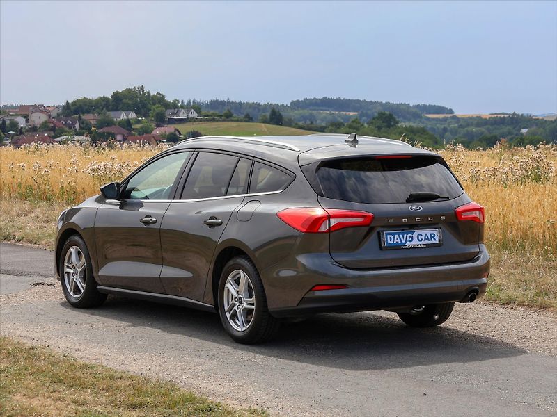 Ford Focus 1,0 EB 92kW EDIT Aut.klima Nav - fotka 5 z 37
