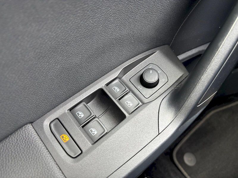 Seat Arona (2023) 1.0TSI 81kW FR ACC - fotka 10 z 35