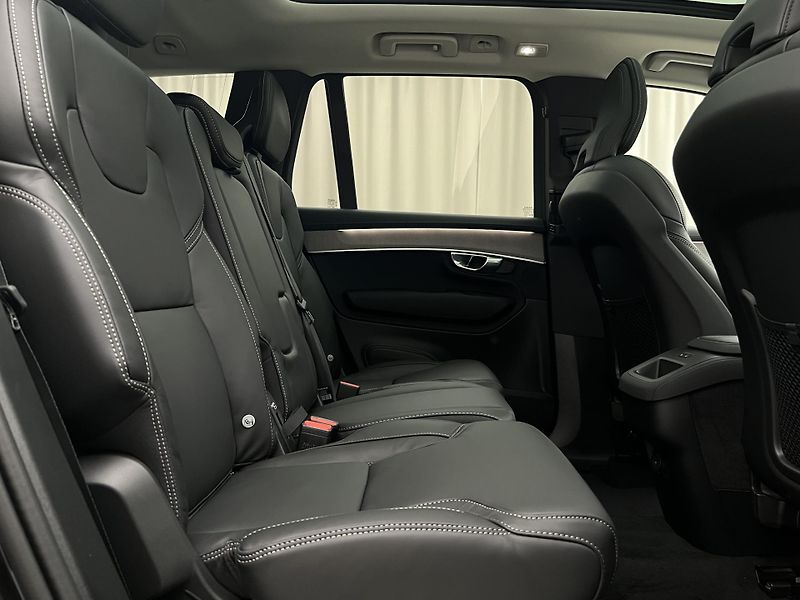 Volvo XC90 (2026) B5 AWD DARK PLUS AUT - fotka 24 z 44