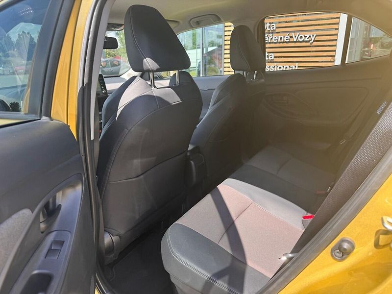 Toyota Yaris Cross 1.5 AWD Executive - fotka 14 z 14