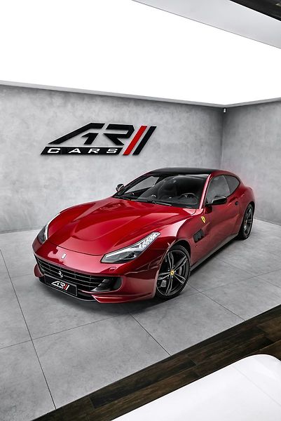 Ferrari GTC4 Lusso - fotka 7 z 31