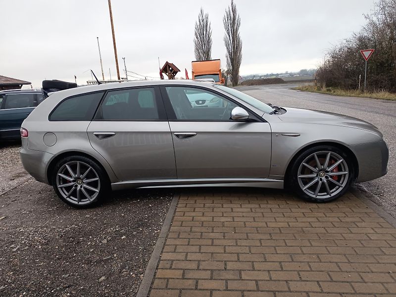 Alfa Romeo 159 (2010) 2.4 JTD 154KW! - fotka 15 z 62