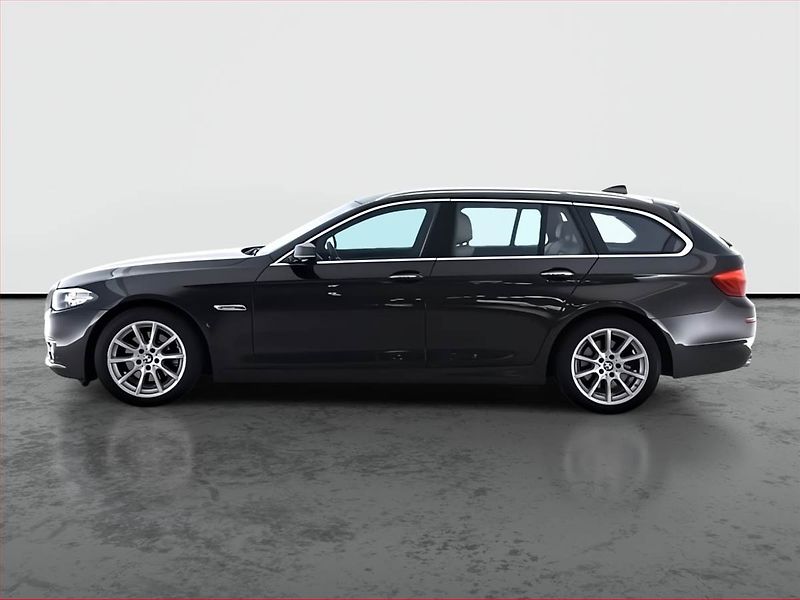 BMW Řada 5 (2015) Luxury Line 518d, Automat - fotka 3 z 23
