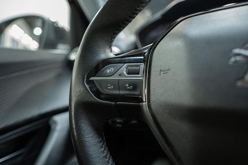Peugeot 2008 1.2 PureTech 96 kW - fotka 18 z 27