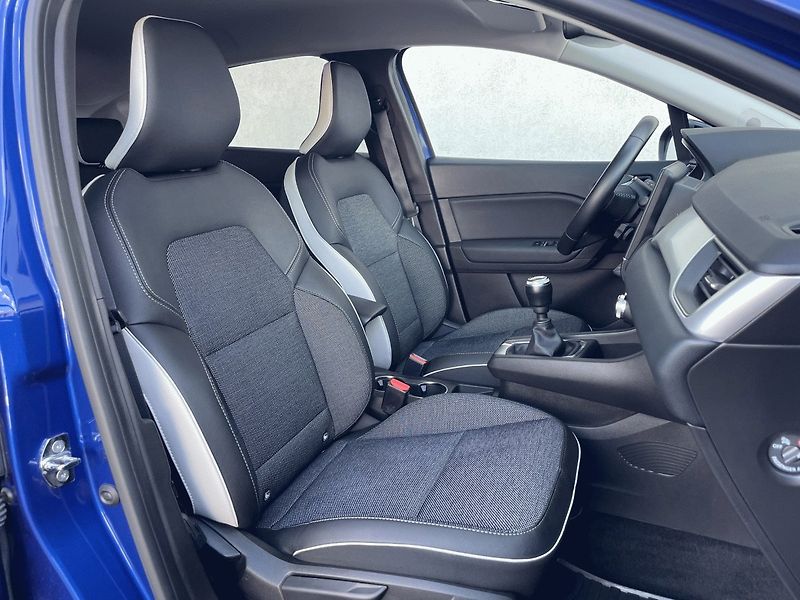 Renault Captur (2023) TECHNO 1,3TCe 140k - fotka 7 z 24