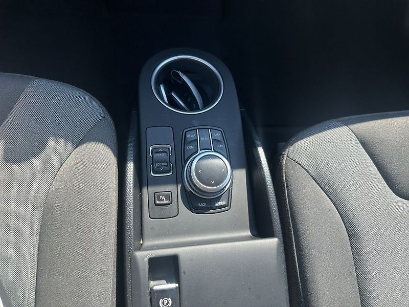 BMW i3 (2021) 120Ah 42,2 kWh - fotka 14 z 26