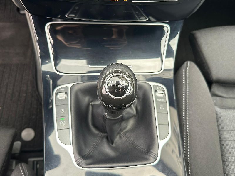 Mercedes-Benz Třídy C (2015) C220CDI,125KW,VYHŘ. SED.,TEMP. - fotka 16 z 23