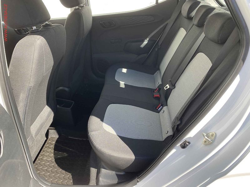 Hyundai i10 (2022) 1.0 i, ČR, Comfort, park. - fotka 10 z 16