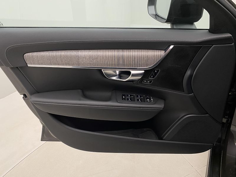 Volvo V90 CC B5 AWD BRIGHT PLUS AUT CZ - fotka 6 z 49