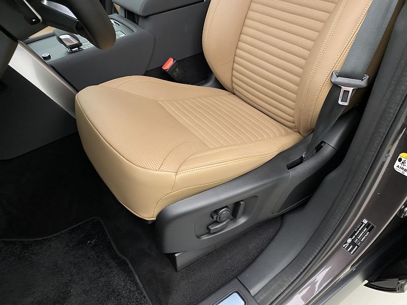 Land Rover Discovery D350 DYNAMIC HSE AWD AUT CZ - fotka 24 z 58