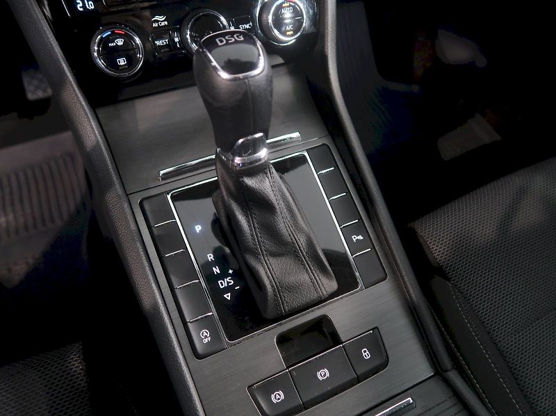 Škoda Superb (2021) STYLE 1.5TSI 110KW DSG - fotka 30 z 37