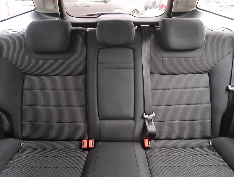 Ford Mondeo (2011) 2.0 TDCi, Navi, Tempomat - fotka 10 z 17