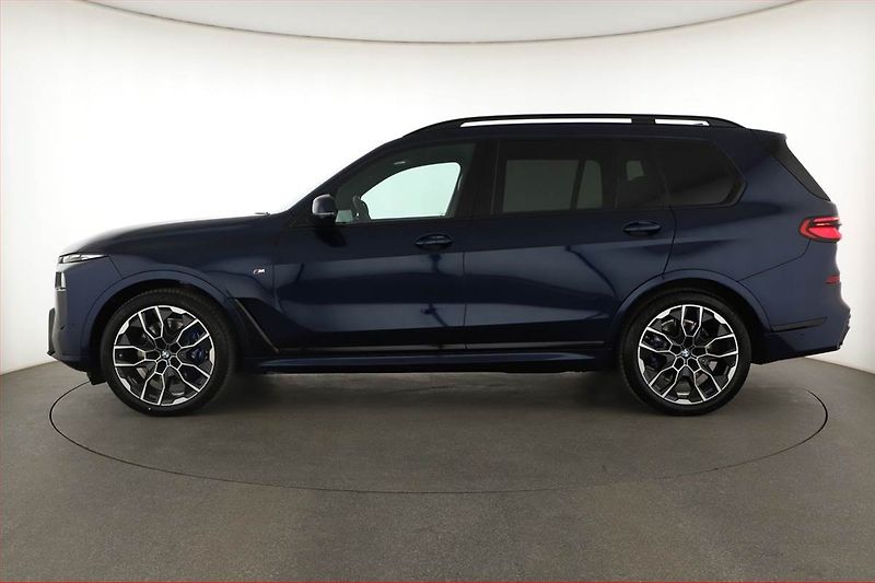 BMW X7 (2025) xDrive40d - fotka 3 z 29