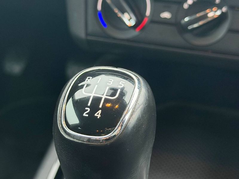Škoda Kamiq Ambition 1,0 TSI 70 kW 5° MP - fotka 28 z 28