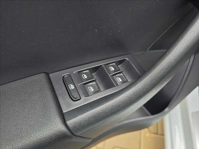 Škoda Rapid 1,2 TSi 81KW Style Tempomat - fotka 14 z 46