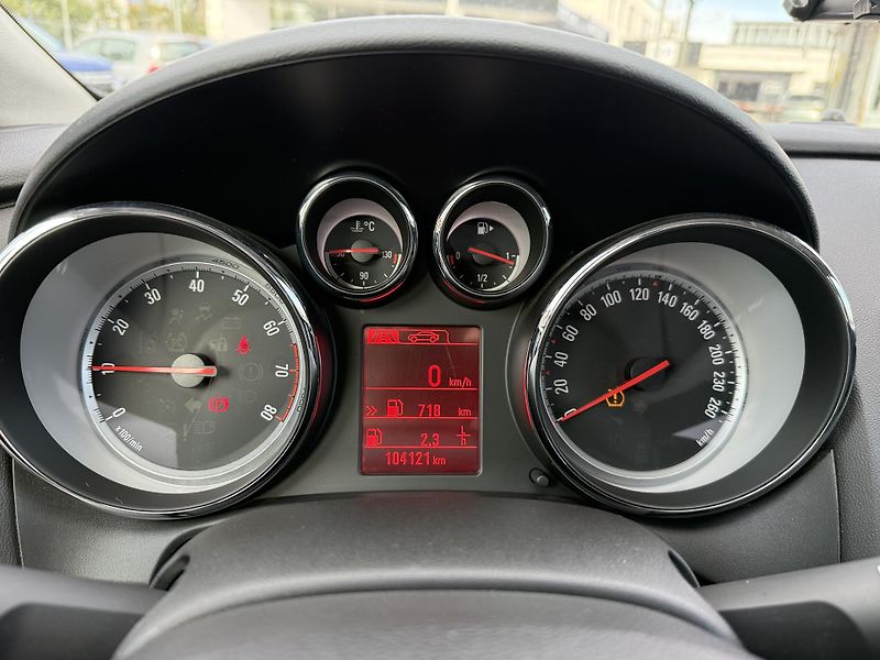 Opel Astra 1.4 88kw - fotka 15 z 42