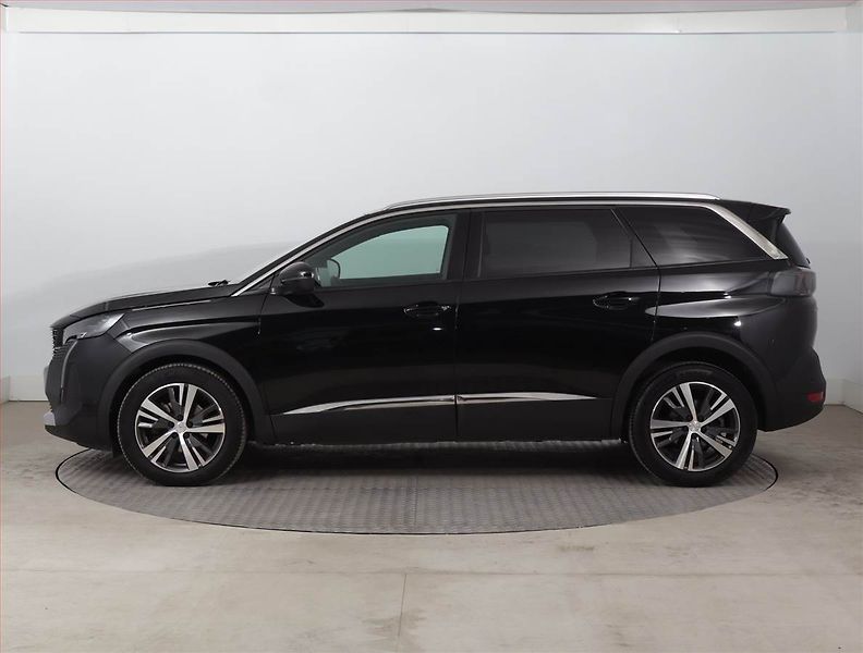 Peugeot 5008 (2023) Allure PureTech 130 - fotka 3 z 23