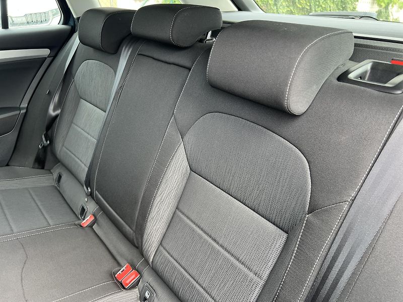 Škoda Superb 1.6TDi NAVI TEMPOMAT odp.DPH - fotka 27 z 43