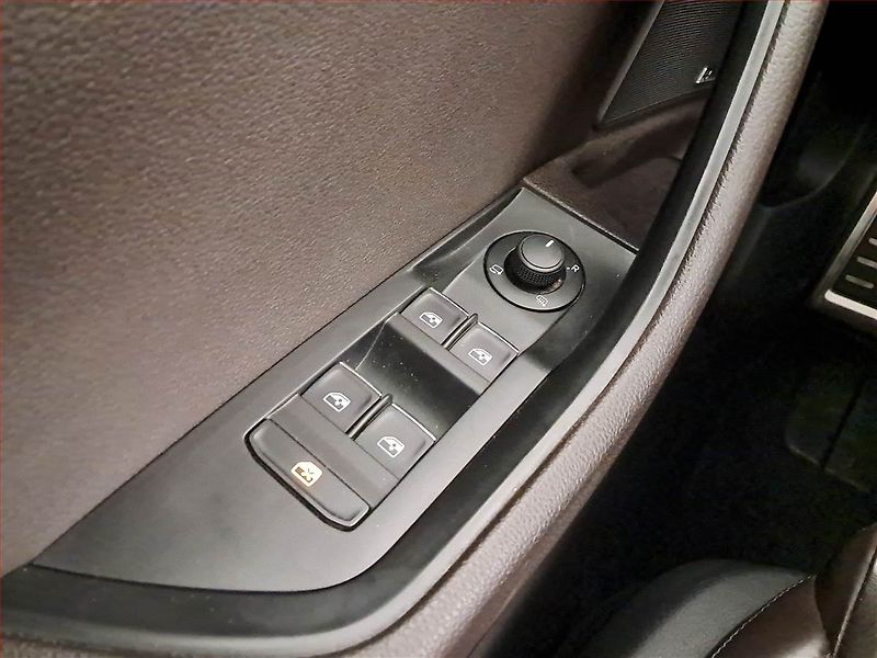 Škoda Superb (2016) Laurin&Klement 2.0 TDI - fotka 26 z 30