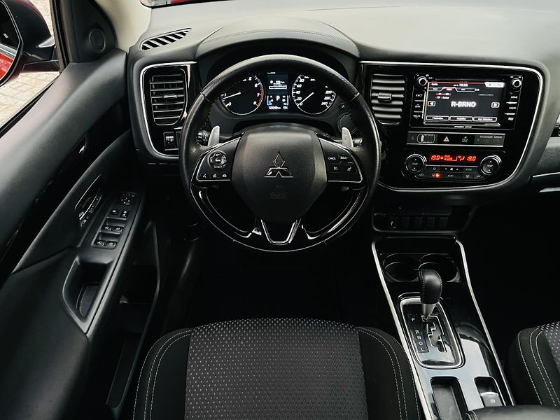 Mitsubishi Outlander 2.0i AUTOMAT 1.MAJITEL KAMERA  - fotka 25 z 43
