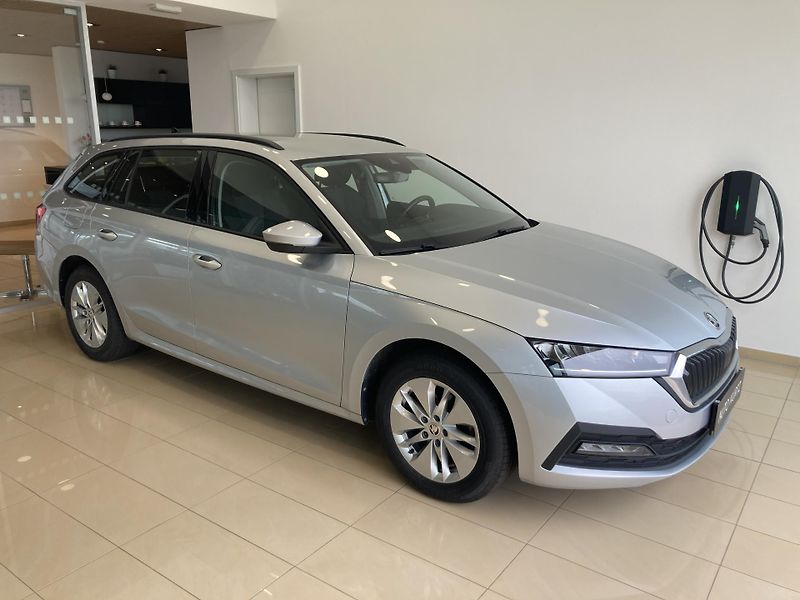 Škoda Octavia COMBI 2.0 TDI AMBITION - fotka 2 z 31