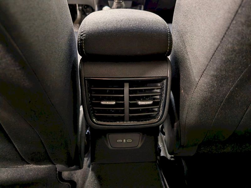Škoda Fabia (2025) 1.0 TSI 85 kW Top Selection - fotka 22 z 26