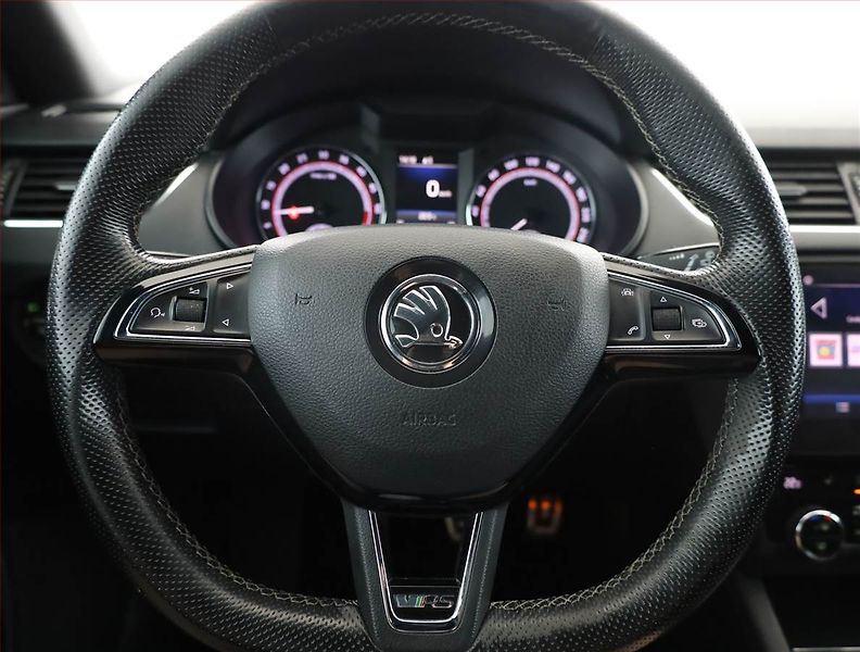 Škoda Octavia (2018) RS 2.0 TDI, Navi, Tempomat - fotka 8 z 21