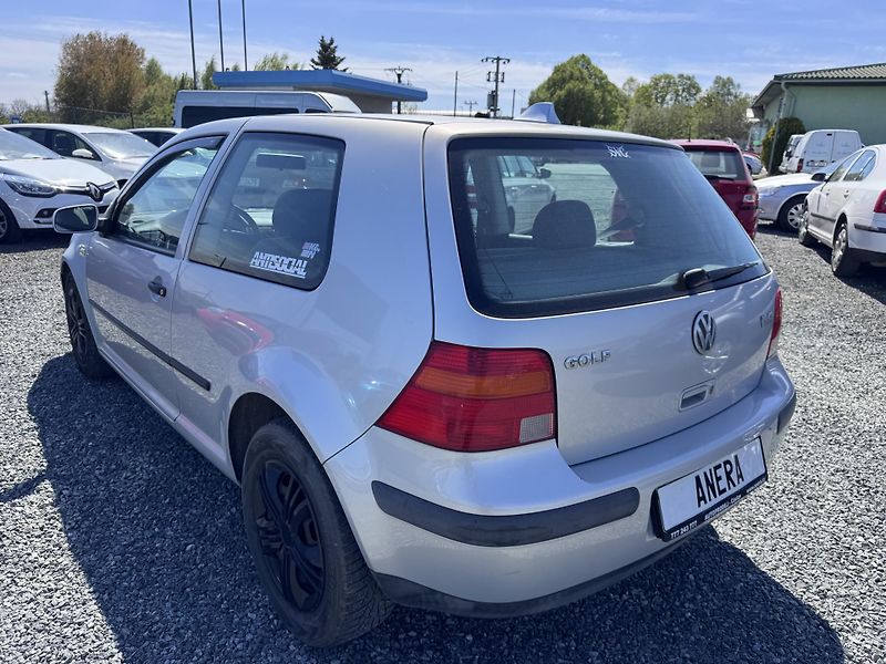 Volkswagen Golf 1.4 16V, 55 kW, 159 tis km - fotka 6 z 16