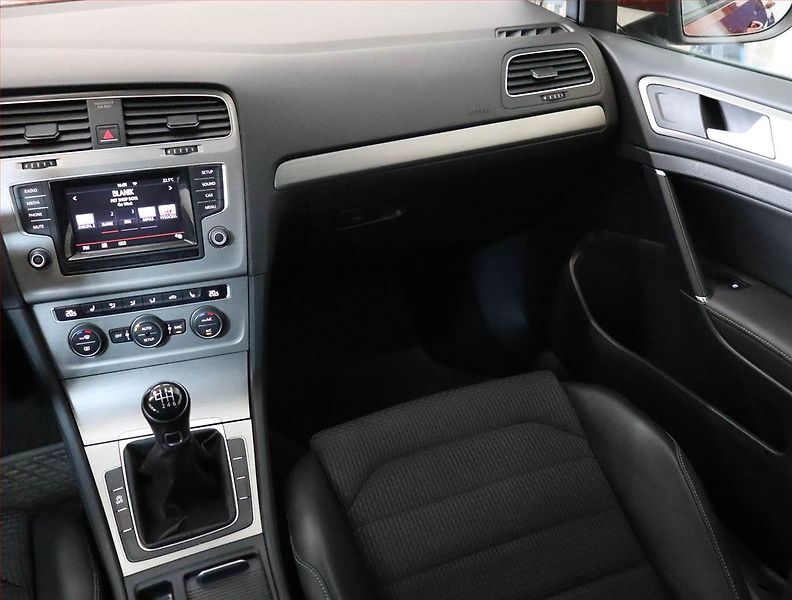 Volkswagen Golf (2014) Comfortline 1.2 TSI - fotka 8 z 23
