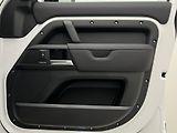 Land Rover Defender 110 D300 X-DYNAMIC SE AWD AUT  - náhled 43