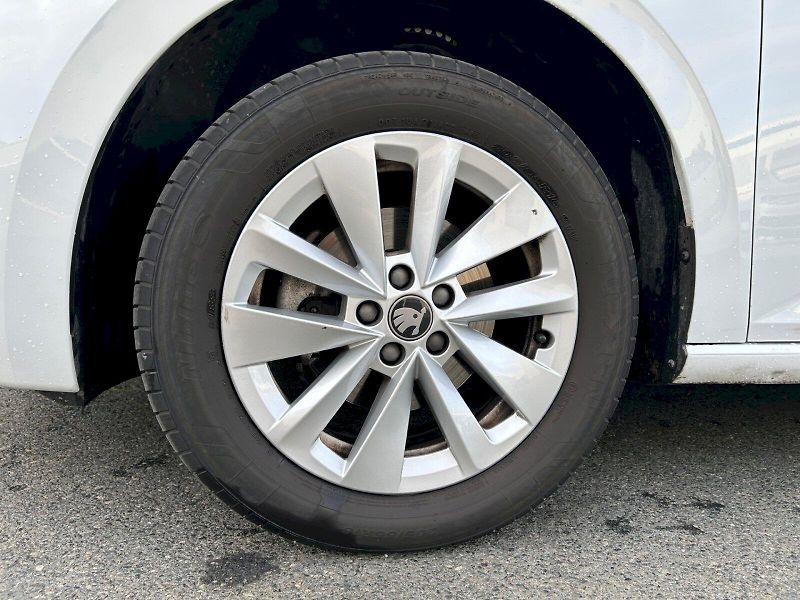 Škoda Scala (2025) Selection 1.0 TSI 85 kW - fotka 11 z 29