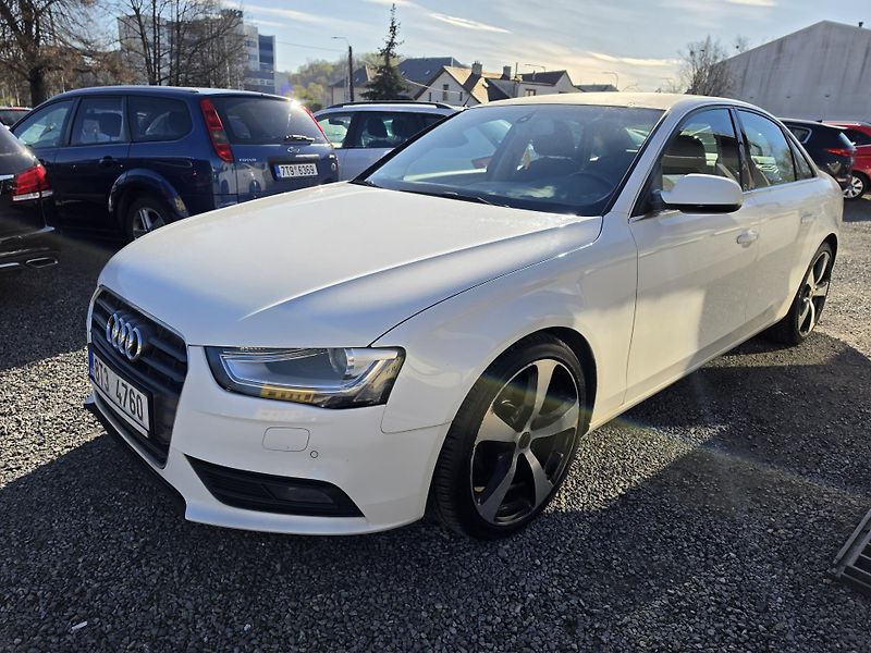 Audi A4 2.0 TDI Sedan Led Xenon  - fotka 2 z 22