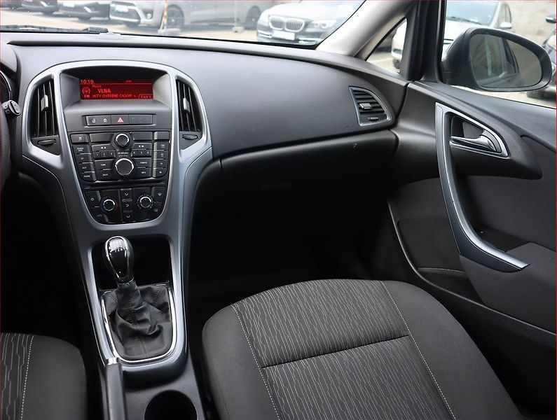 Opel Astra (2014) 1.7 CDTI, Serv.kniha, Tempomat - fotka 8 z 16