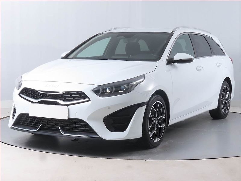 Kia Ceed (2025) GT Line 1.5 T-GDI - fotka 2 z 17
