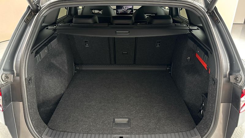 Škoda Enyaq 62 kWh AUT 60 Sportline - fotka 17 z 33