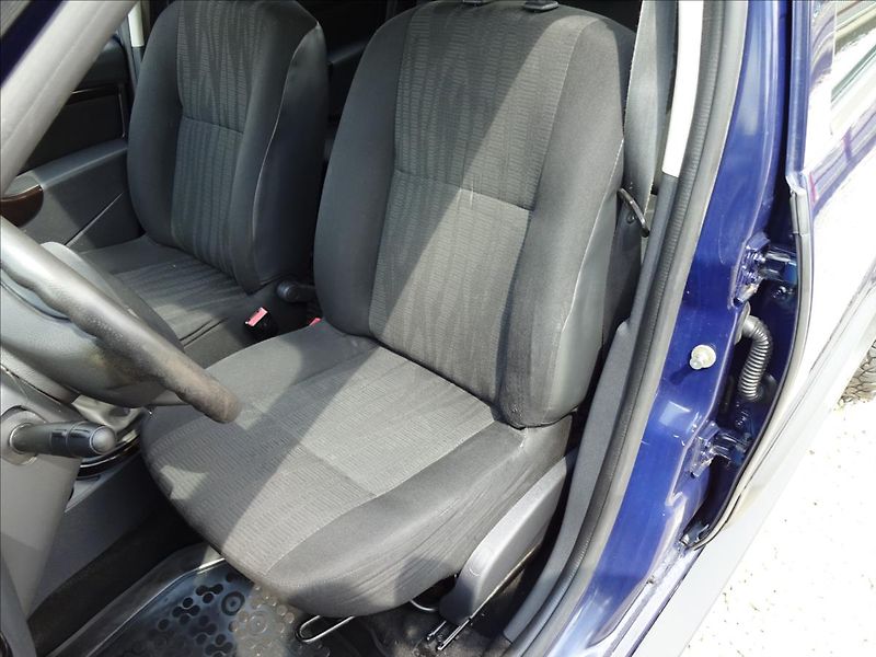 Dacia Duster 1,5 DCi 81kW 4x4 - fotka 16 z 42
