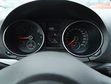 Volkswagen Golf (2010) 1.6 TDI, po STK, rezervace - náhled 11