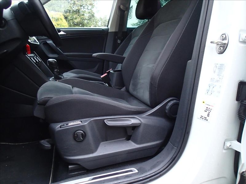 Volkswagen Tiguan 2,0 ČR, 4x4, Tažné - fotka 22 z 73
