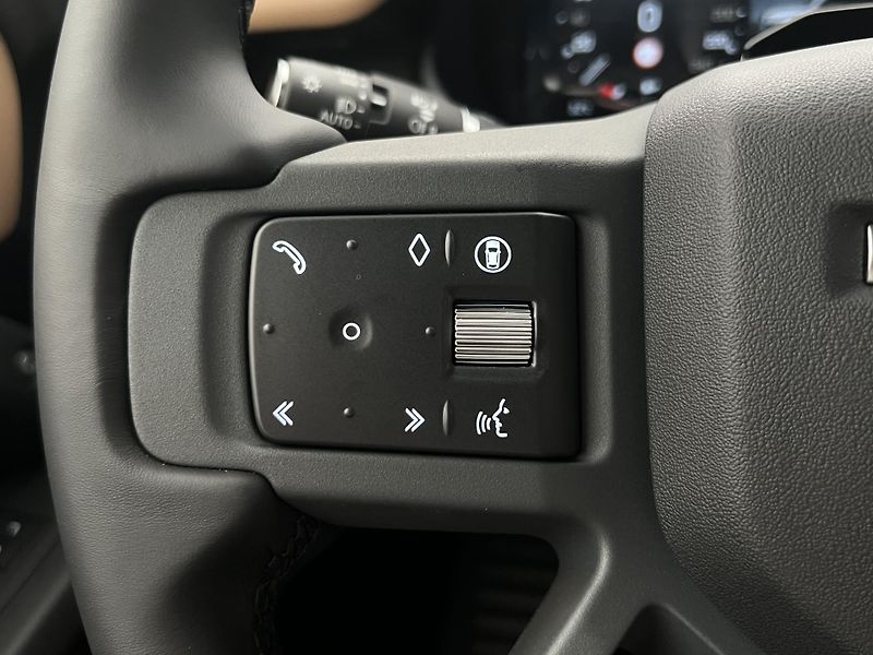 Land Rover Defender (2026) 110 P425 X-DYNAMIC HSE AWD Aut - fotka 22 z 53